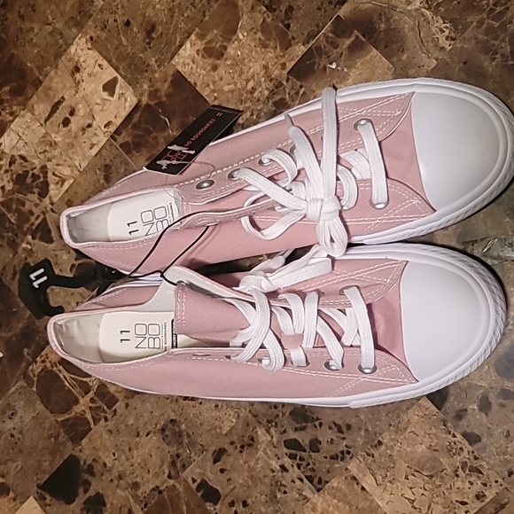 No Boundaries  Women,s Classic Lace Up pink Sneakers size 11 - Picture 1 of 6